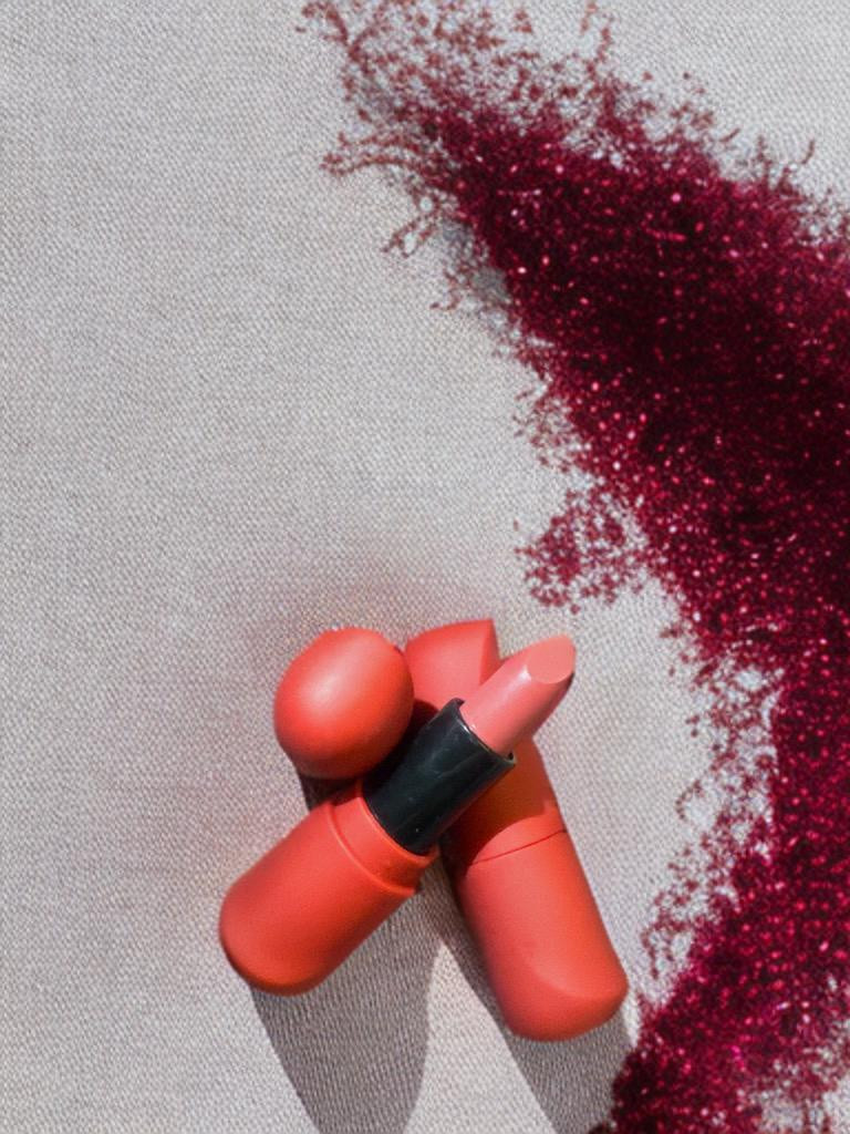 Might cinema lip stick waterproof grade 206