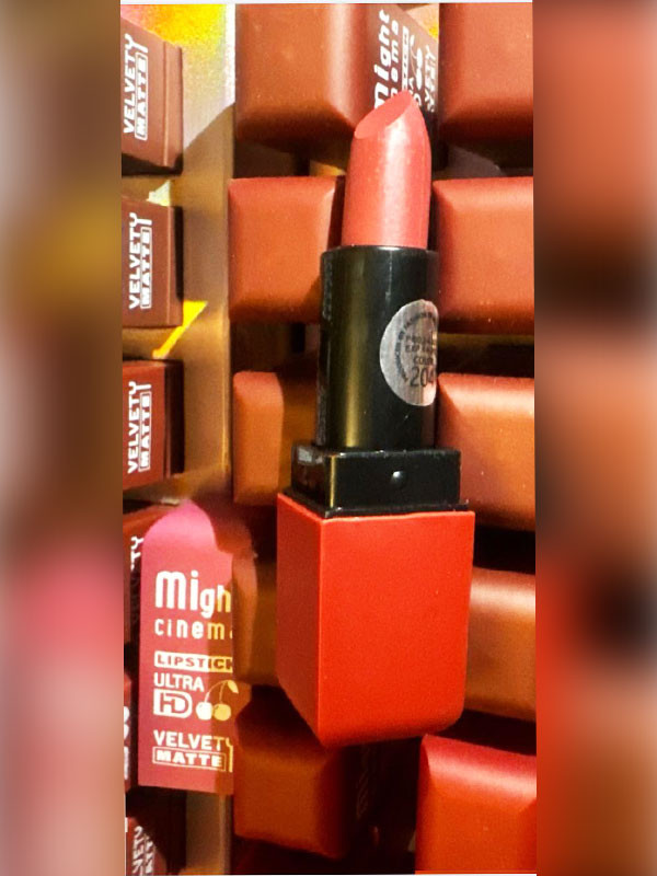Might cinema lipstick ultra HD velvety matte, grade 204