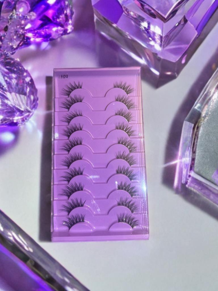 Alluring eyelashes one size very natural in the eye
