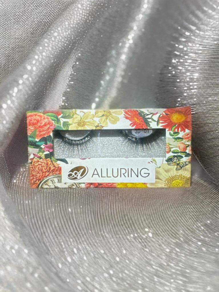 Alluring eyelashes one size very natural in the eye