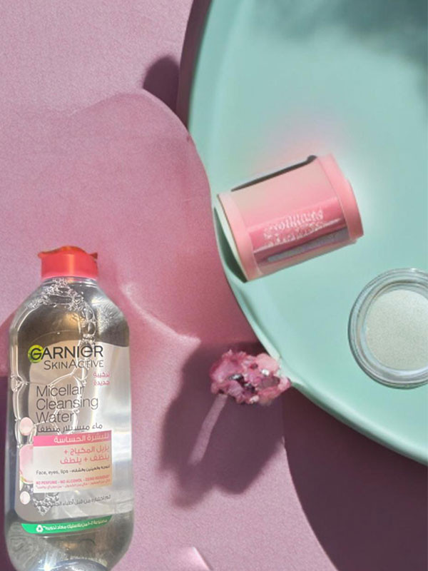Garnier Micellar Water Vitamin C for dull skin removes makeup, cleanses and restores radiance to the skin of the face and lips. Alcohol-free. 400ml