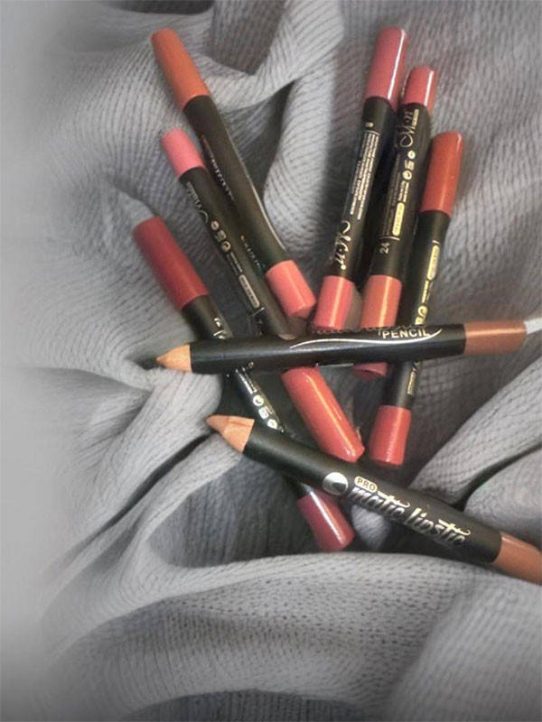 M.n Lip Liner and Fixer No. 3