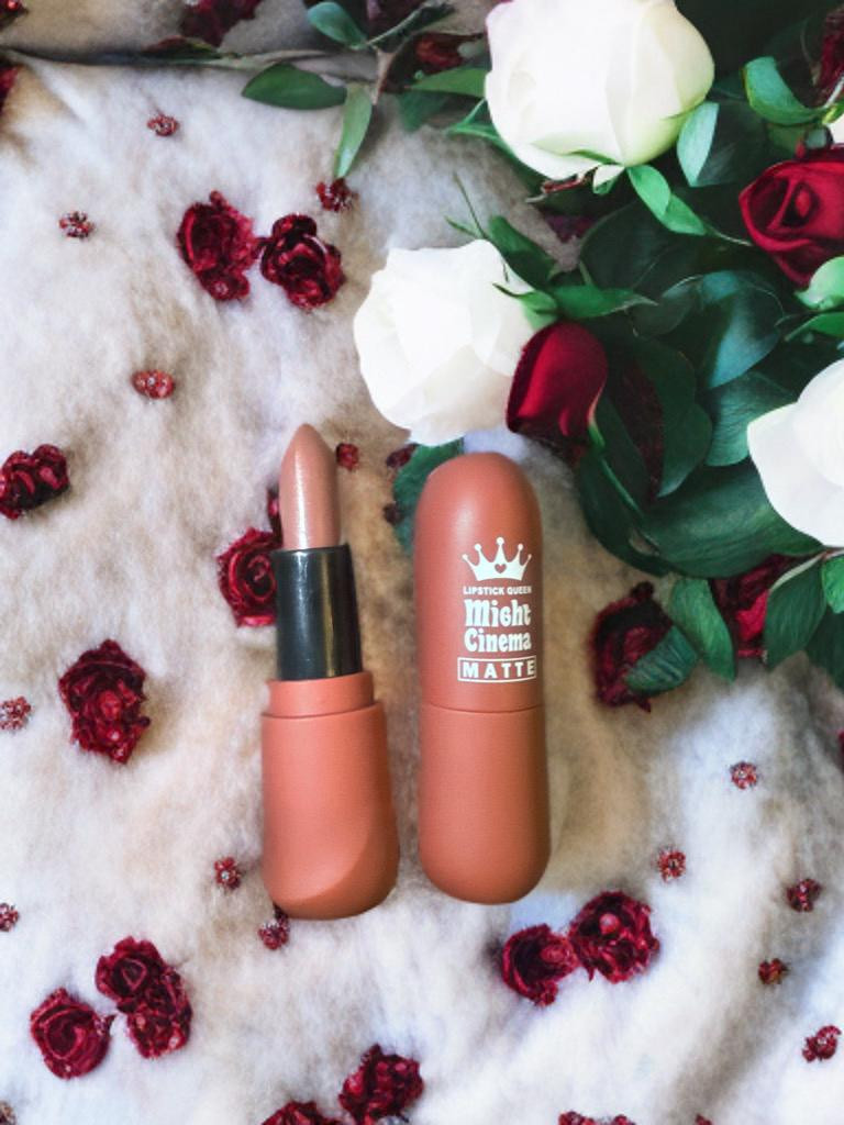 Might cinema lipstick waterproof grade 211